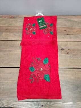 Vintage Trim A Home Christmas Towel Set NWT Red Embroidered Poinsettia 3 Piece